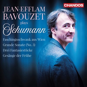 Plays Schumann