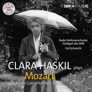 Plays Mozart
