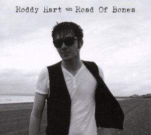 Cover van Hart, Roddy – Road of Bones